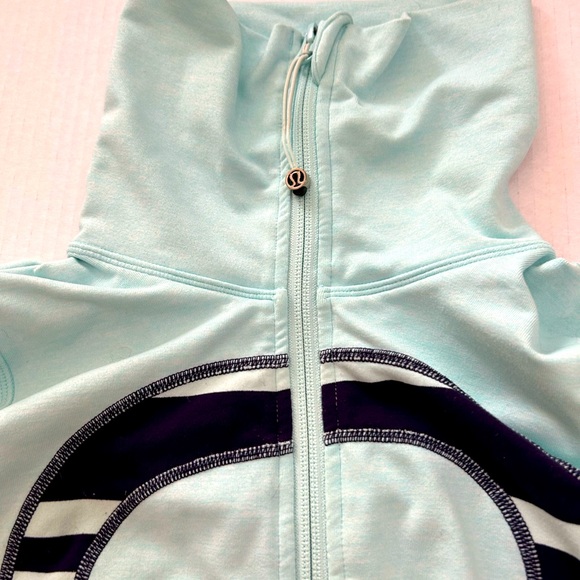 Lululemon scuba jacket, size 4 - Picture 4 of 6